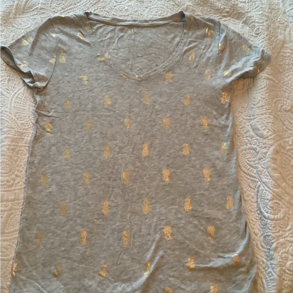 Gap tee